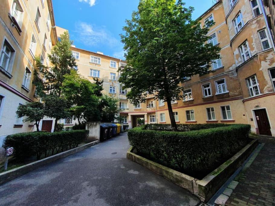 Lovely & Unique Apt In The Historic Center. Μπρατισλάβα Εξωτερικό φωτογραφία